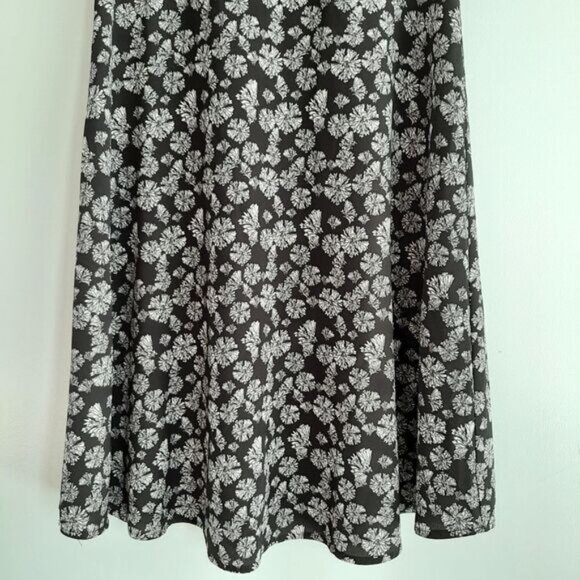 H&M Floral High Neck Mini Dress Flowy Lightweight B&W Sz 6 - Picture 4 of 15